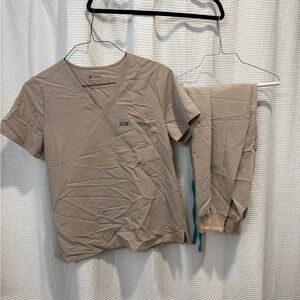 Figs Taupe Scrub Set